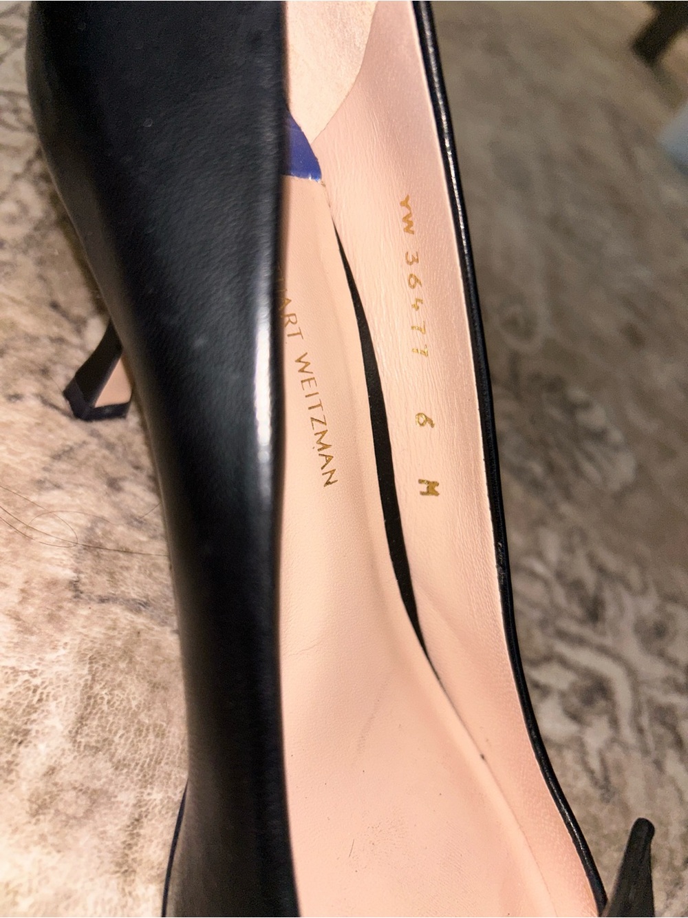 Beautiful Stuart Weitzman Black and Tan Pointed Toe Leather Heels - Retail 450$ - Picture 4 of 11